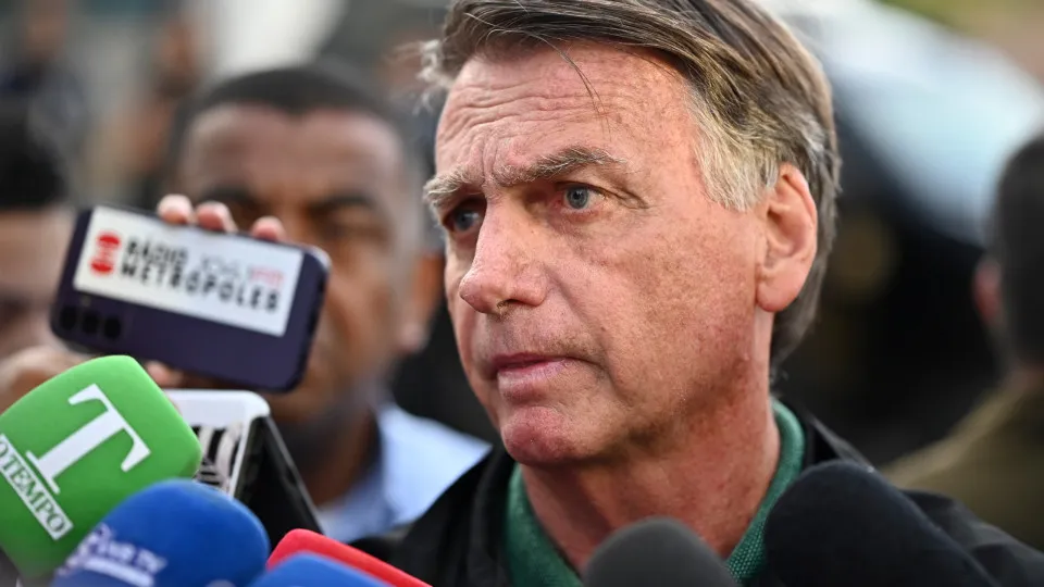 67% acham que Bolsonaro, inelegível, deveria abrir mão de candidatura, diz Datafolha